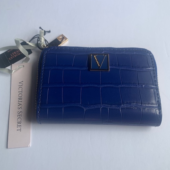 NWT Victoria’s Secret Sapphire Croc Print Credit Card Wallet - Picture 1 of 2